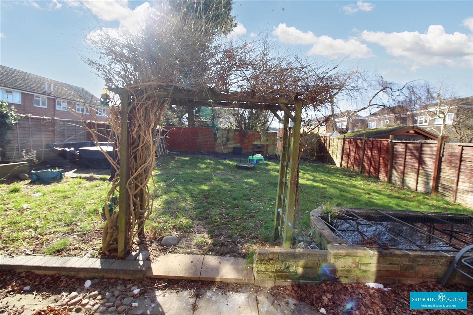 Cranmer Close, Tilehurst, Reading